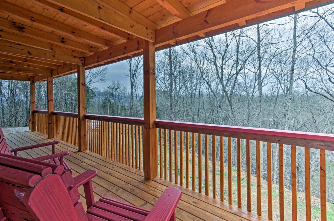 Custom Sevierville Log Cabin W/Spa - On 10 Acres! Exterior photo