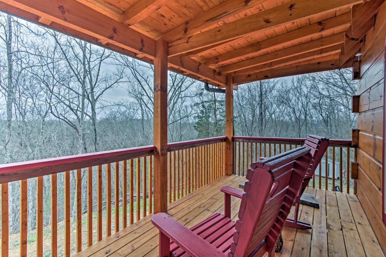 Custom Sevierville Log Cabin W/Spa - On 10 Acres! Exterior photo