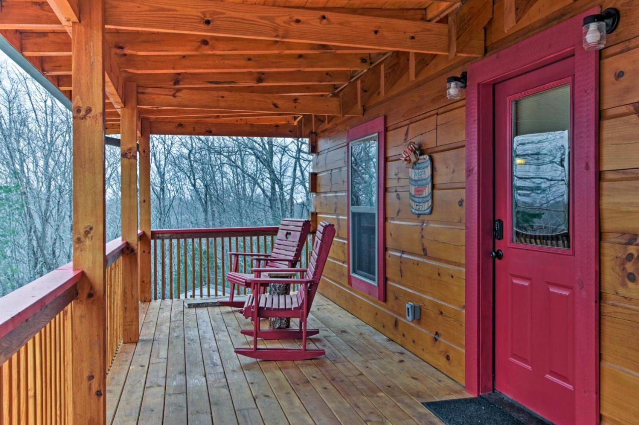 Custom Sevierville Log Cabin W/Spa - On 10 Acres! Exterior photo